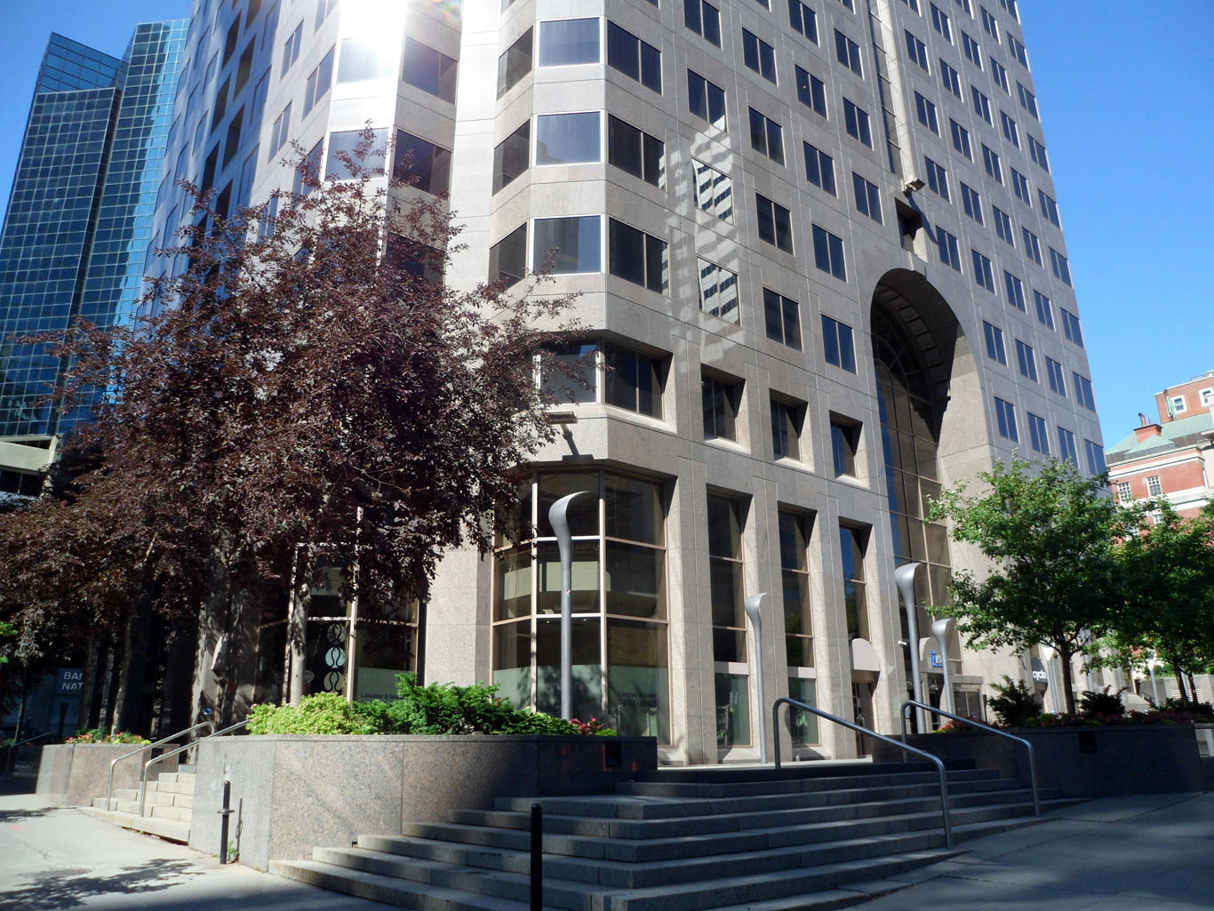 Regus - 2000 McGill College